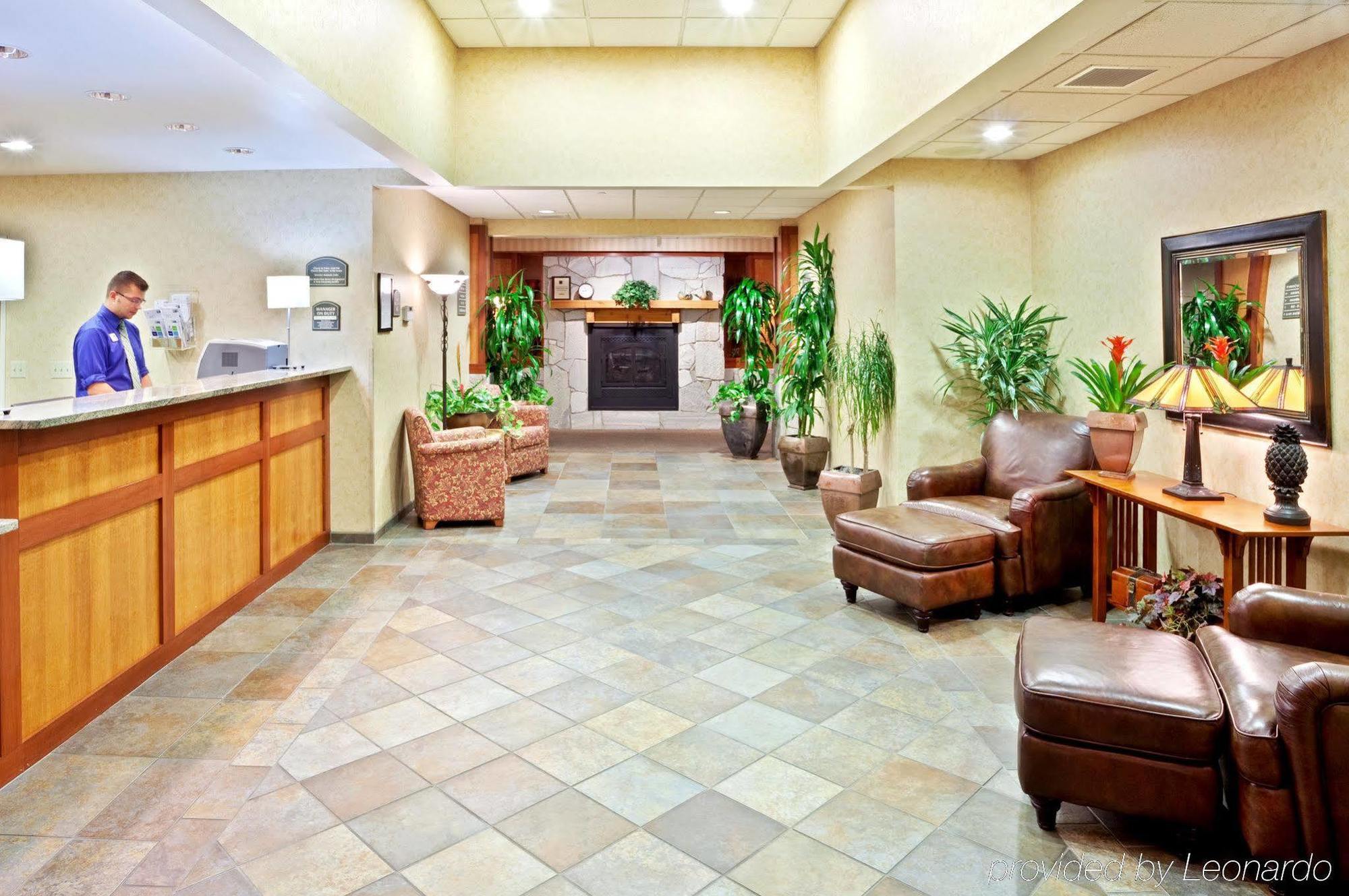 Holiday Inn Express & Suites Cheney By Ihg Exterior photo